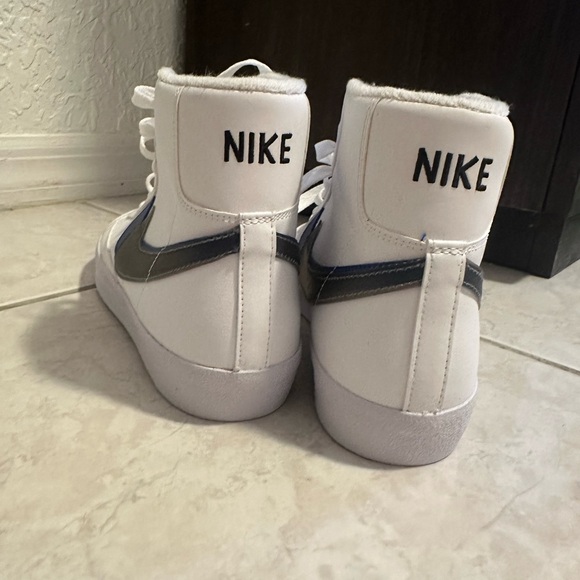 Brand new Nike - Picture 6 of 7